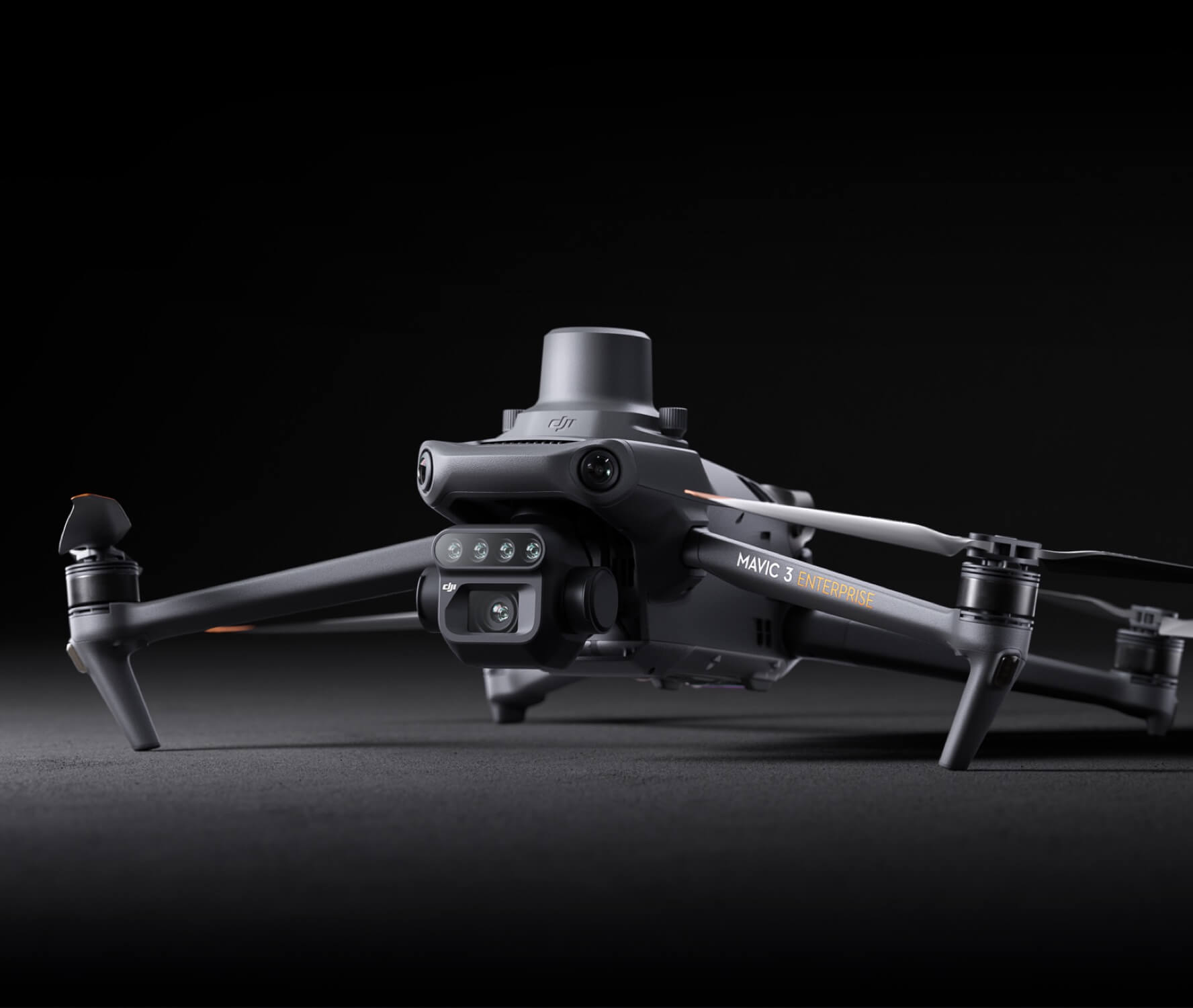 DJI Mavic 3M – oficiálna produktová fotografia DJI